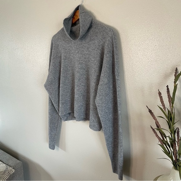 Madewell | Cashmere Grey Turtleneck Sweater, Like New, size Large - Picture 7 of 11